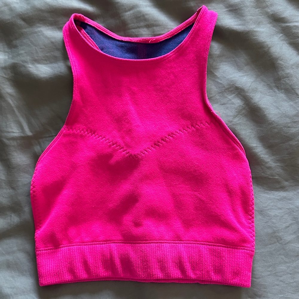 Under Armour hot pink sports bra
